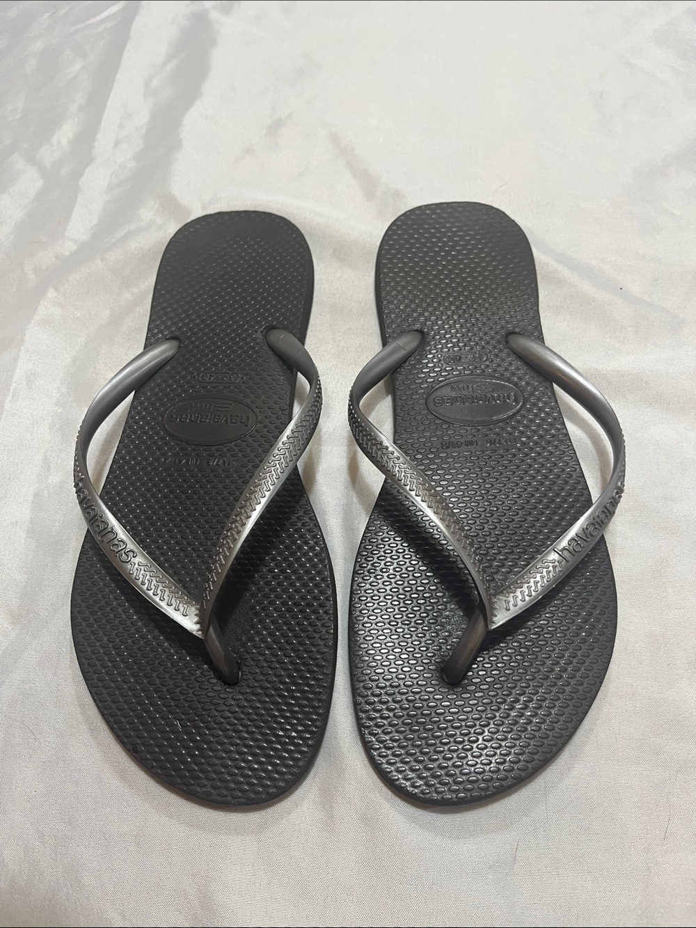 Havaianas Slim Flip Flops in Brown with Metallic Light Brown Straps